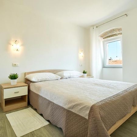 Roviv Apartments In The Old Town By Irundo Rovinj Buitenkant foto